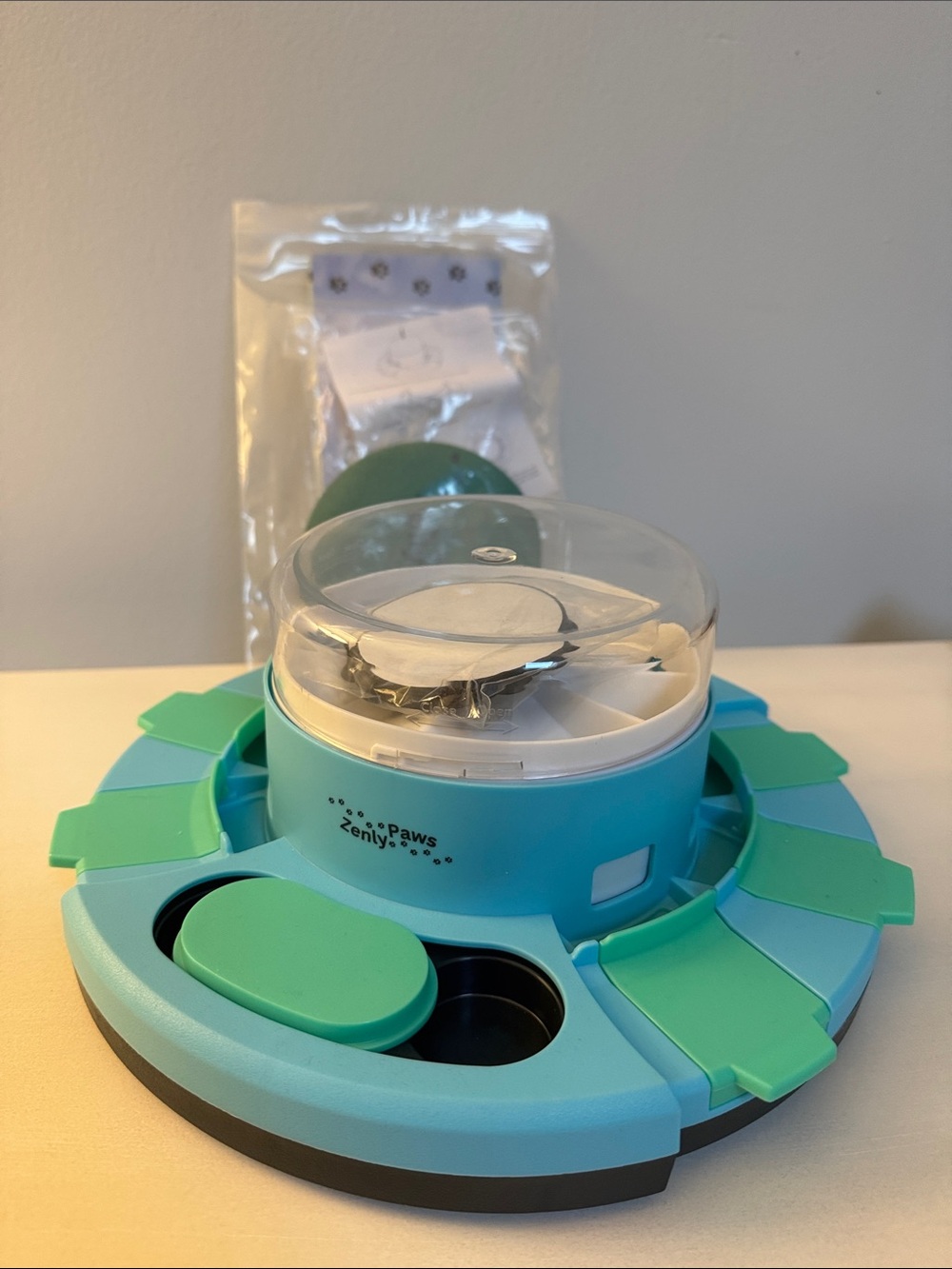 Zenly Paws / Dog Scratch Pad & Nail Filer Toy